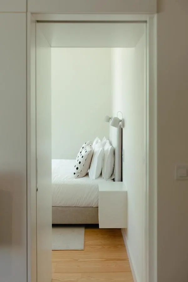 Trindade 19 Apartments - 1C Fernao Pires Lisboa
