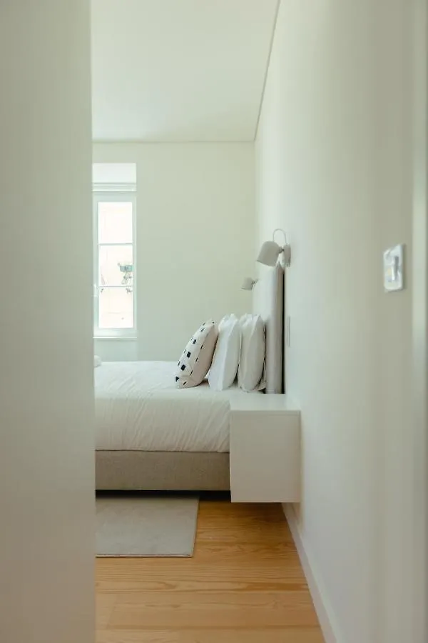 Trindade 19 Apartments - 1C Fernao Pires Lisboa