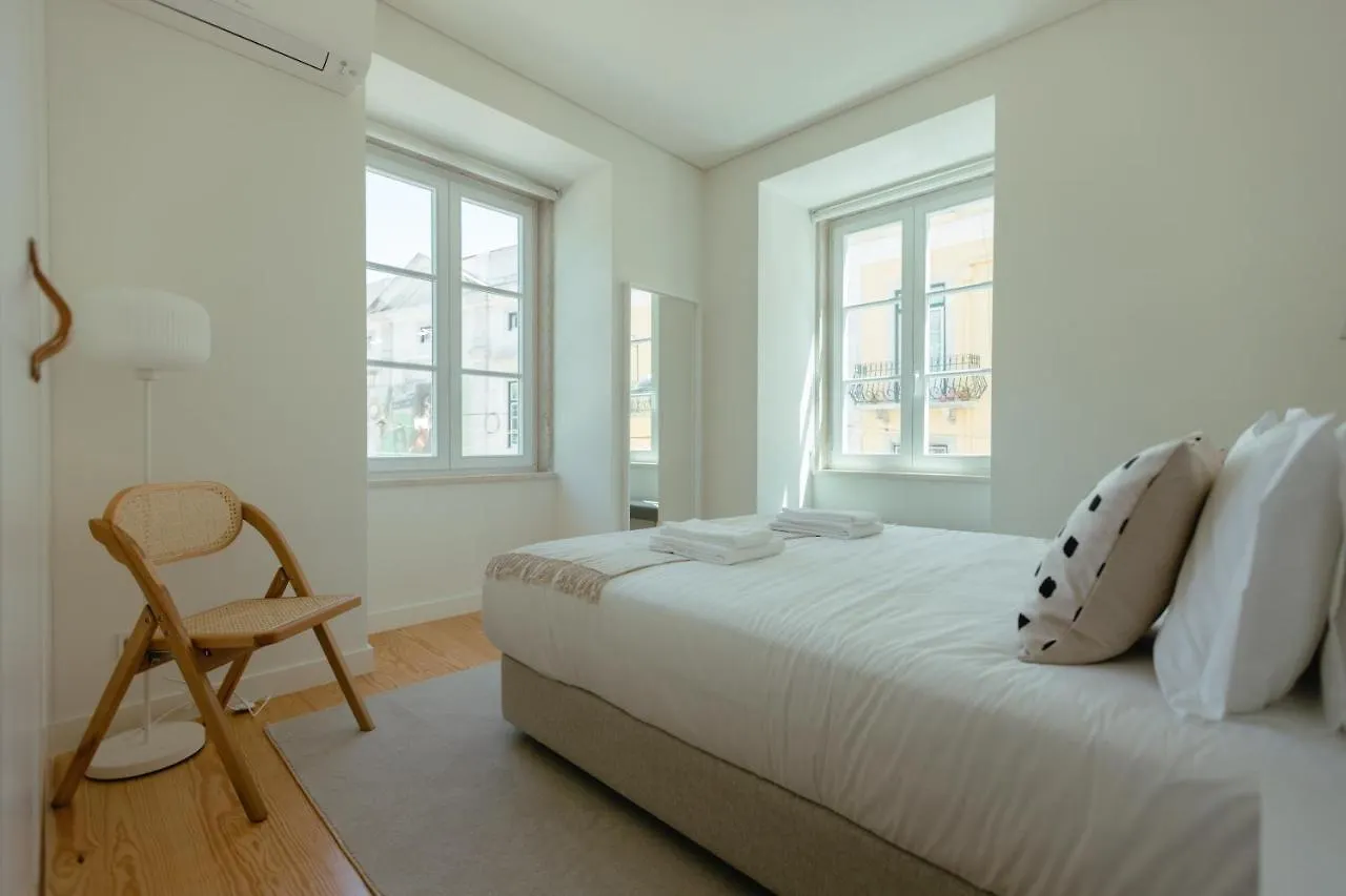 Trindade 19 Apartments - 1C Fernao Pires Lisboa
